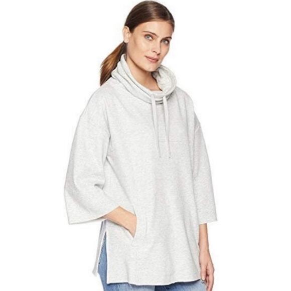 UGG Astrid Poncho Fleece Sweater Funnel Neck in Soft Grey Size XS/S NWT - Picture 1 of 12